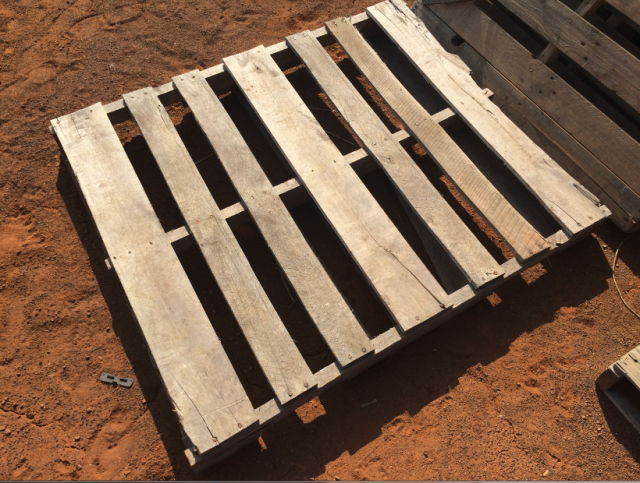 Pallet gỗ cũ - Pallet Gỗ Thủy Kiên - Công Ty TNHH Sản Xuất Và Thương Mại Gỗ Thủy Kiên